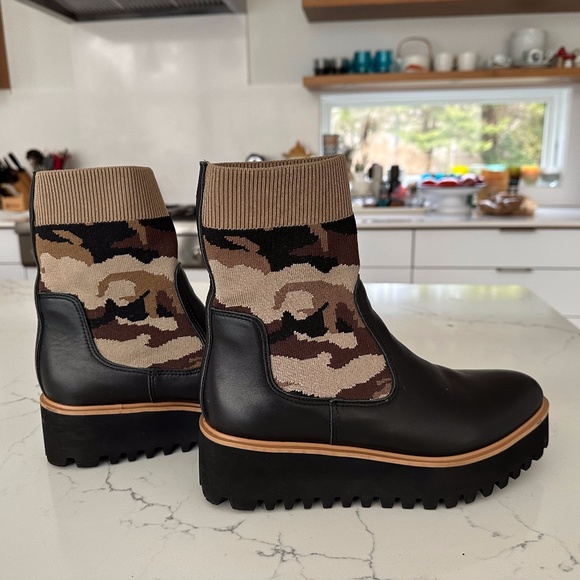 ALL BLACK🖤Camo 2" Flatform Sock Boot COOL military chic 9.5 BoHo Grunge GI Jane - Picture 6 of 12